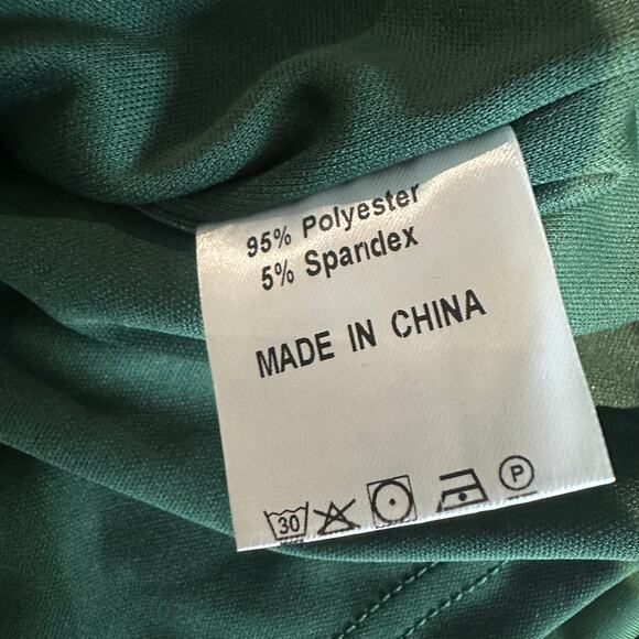 Ivy City Women's Scarlett Velvet Green Puff Sleeve Square Neck Dress 3X - Picture 11 of 16